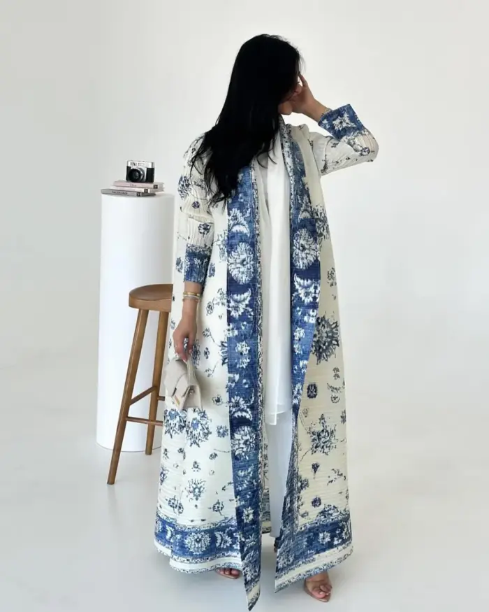 Blue Porcelain Print Abaya - Image 3