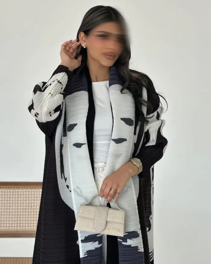 Monochrome Textured Pattern Abaya