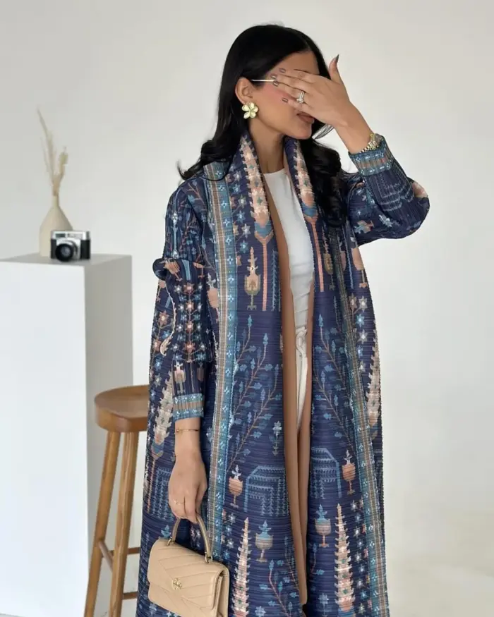 Navy Heritage Pattern Abaya - Image 3
