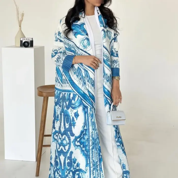 Blue Porcelain Inspired Abaya - Image 3
