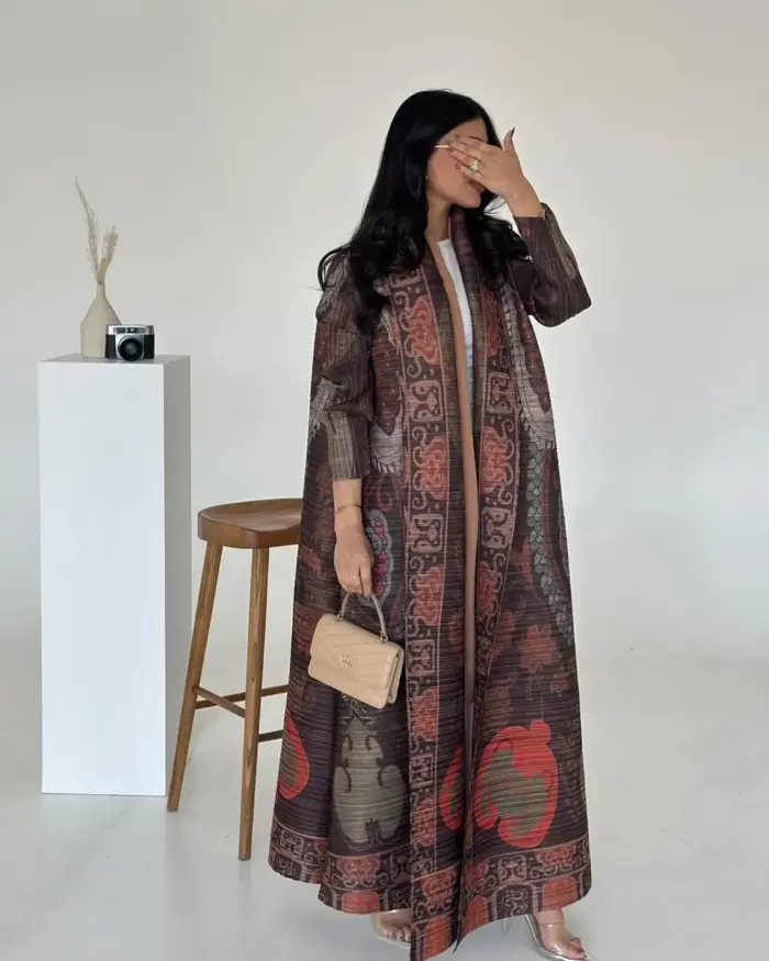 Rust Heritage Print Abaya - Image 3
