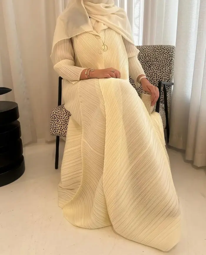 Soft Vanilla Pleated Abaya - Image 2