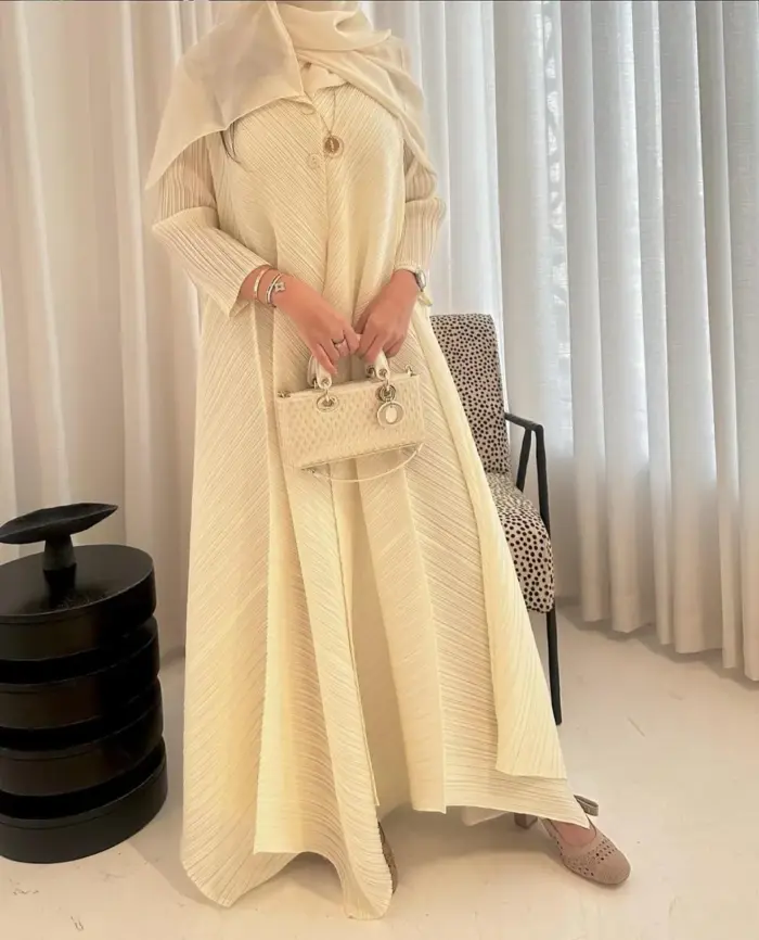 Soft Vanilla Pleated Abaya - Image 3