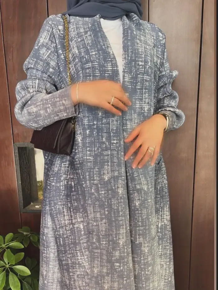 Silver Mist Textured Abaya - Image 2