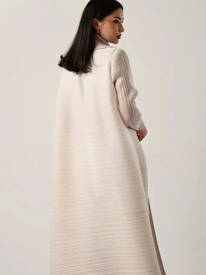 Soft Ivory Pleated Abaya - Image 5