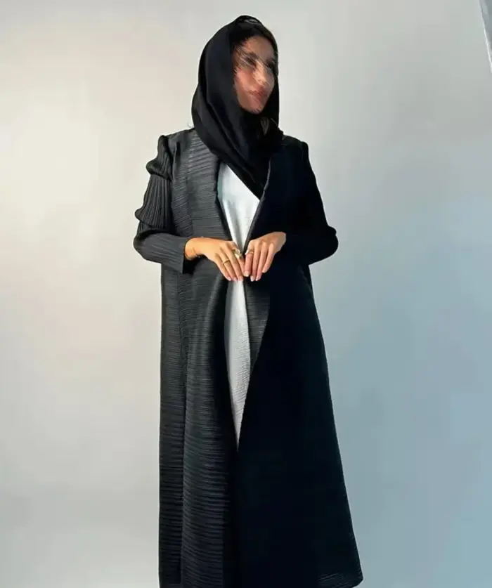 Midnight Noir Textured Abaya - Image 2