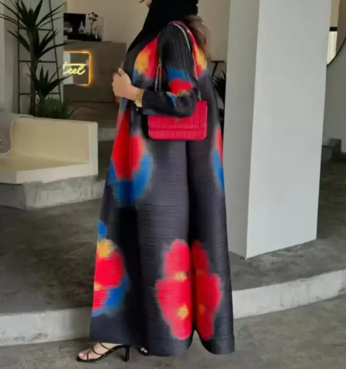 Midnight Bloom Abaya - Image 2