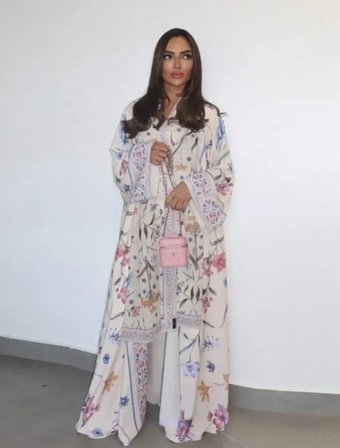 Blush Garden Floral Abaya - Image 3