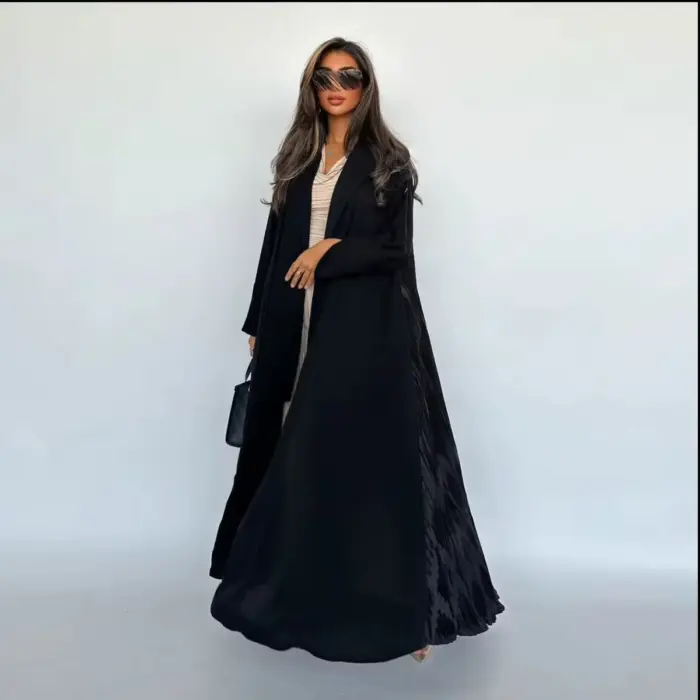 Midnight Luxe Pleated Abaya - Image 2