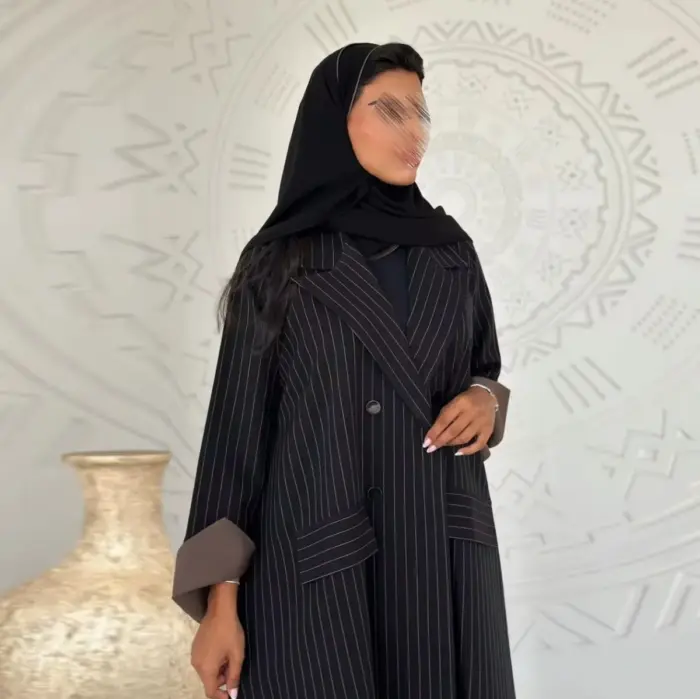 Noir Pinstripe Tailored Abaya - Image 4